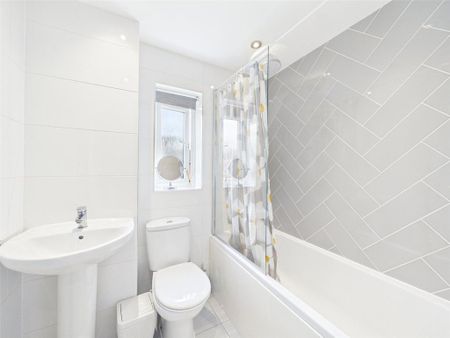 4 bedroom detached house to rent - Photo 5
