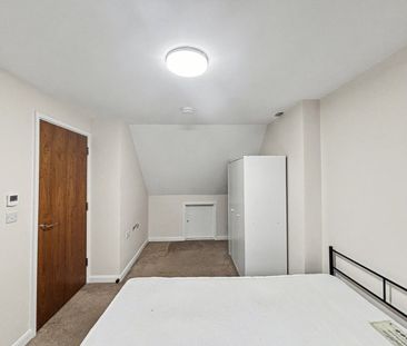 Burgess Avenue, London, NW9 - Photo 2