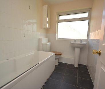 3 bedroom end of terrace house to rent - Photo 5