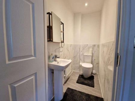 Garrett Drive, Shinfield, RG2 - Photo 3