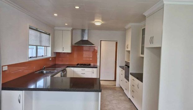 Spacious home in Merrilands - Photo 1