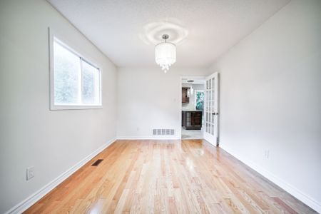 For Lease - 24 Muster Court, Markham, Ontario - Photo 3