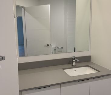 Grand 4 1/2 Centre Ville Sherbrooke. - Photo 2