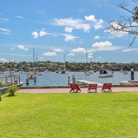 Fabulously located 2 bedroom apartment! - Photo 4