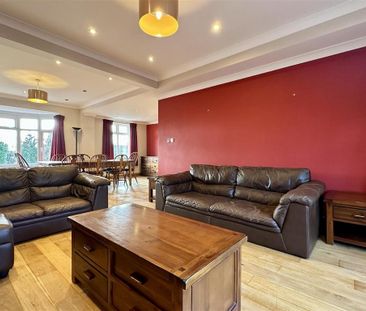 5 bedroom semi-detached house to rent - Photo 3