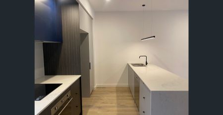 Stylish 3-Bedroom Home in Quiet Yarraville Estate - Photo 5