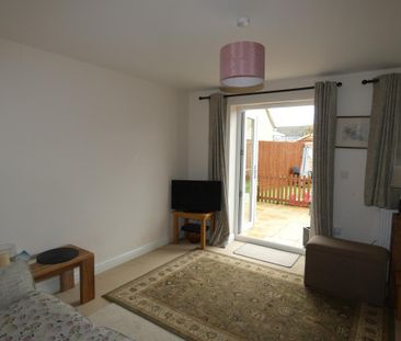 2 bedroom semi-detached house to rent - Photo 5