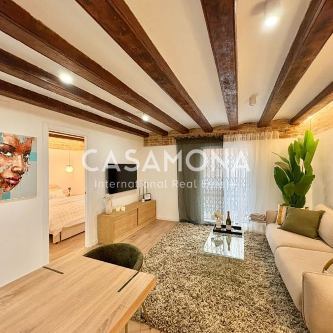 Charming Newly Renovated 2 Bedroom Apartment with Balconies for Rent in Sant Pere - Photo 1