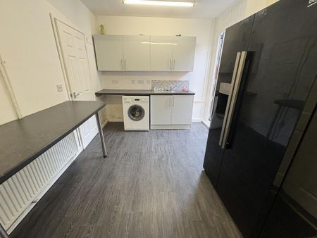 3 bedroom terraced house to rent - Photo 2