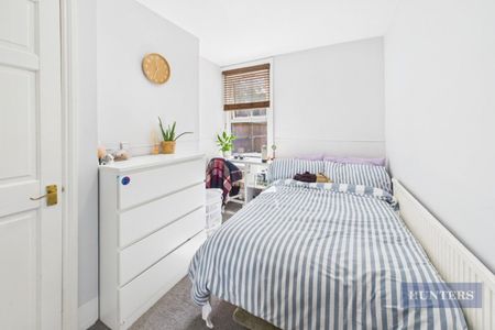 4 bedroom House To Let - Photo 3