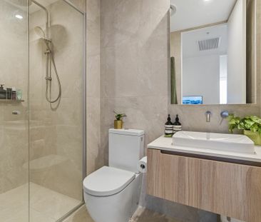 Coastal Luxury One-Bedroom Furnished Apartment � Steps To Beach! - Photo 5