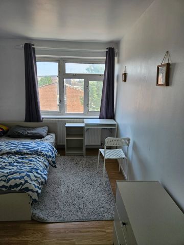 5 Bed Semi-Detached House, Brooks Road, E13 - Photo 3