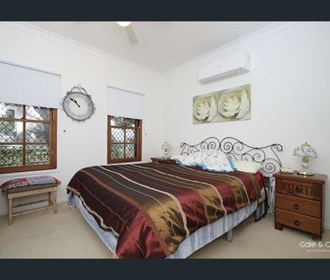 Modern Family Living in a Convenient Springfield Lakes Location - Photo 2