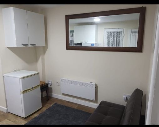 Room in a Shared Flat, Luton, LU2 - Photo 1