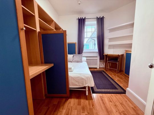 Flat 413 Fulham Palace Road, Fulham W6 9HH - Photo 1
