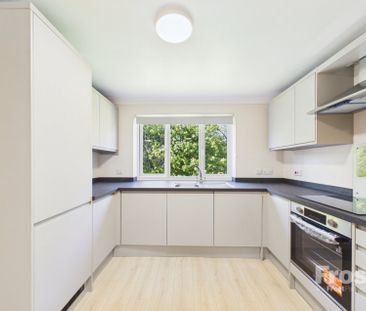 Lowestoft Drive, Slough, Berkshire,SL1 - Photo 5