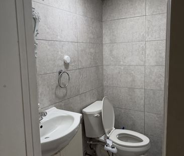 For Lease - 7695 Anaka Drive, Mississauga, Ontario - Photo 4