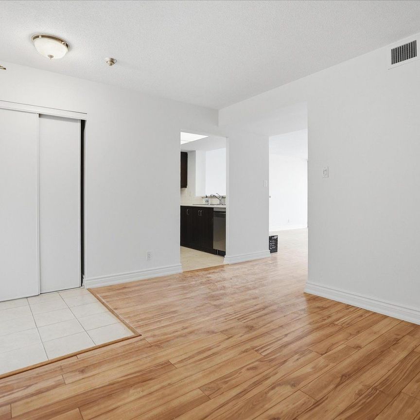For Lease - 22 Clarissa Drive Unit# 506, Richmond Hill, Ontario - Photo 1