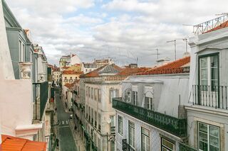 Apartment 3 bedrooms Renovated Santa Catarina Lisboa for rent - kitchen, river view - Photo 2