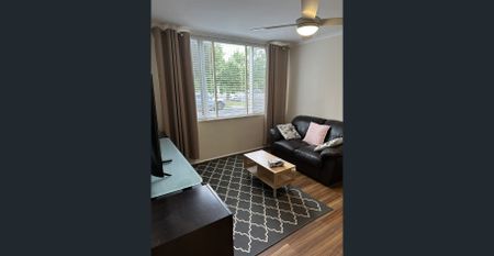 Fully Furnished Excellent 1 Bedroom Flat Min 3 months tenancy - Photo 4