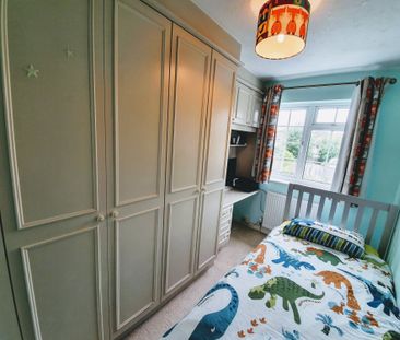 3 bed Link Detached House in state farm avenue , Orpington, BR6 7TN - Photo 6