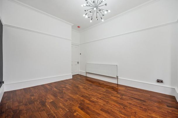 3 bedroom flat to rent - Photo 1