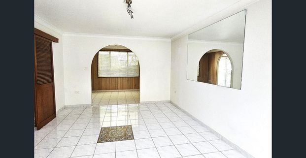 4 BEDROOM BRICK HOUSE - Photo 1