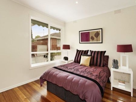 LOVELY THREE BEDROOM UNIT - 6 OR 9 MONTH LEASE - Photo 3