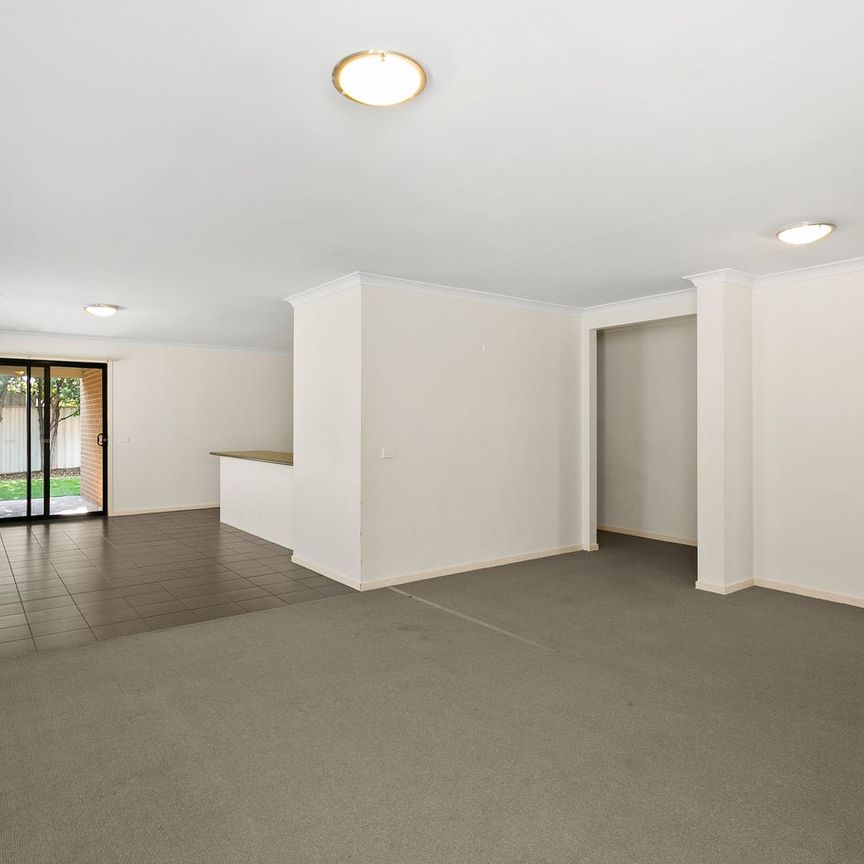 For Lease: Modern Family Living in Brookfield - Photo 1