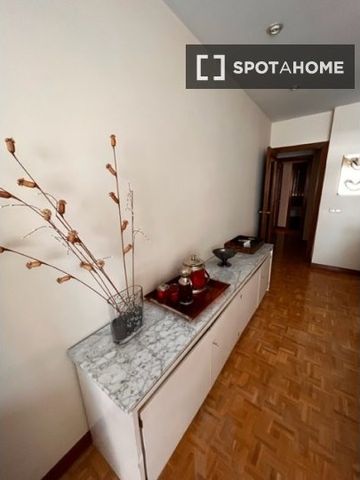 madrid, Community of Madrid 28010 - Photo 2