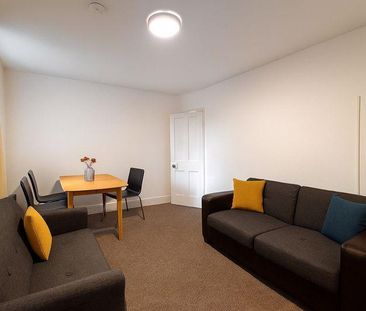 4 bedroom terraced house to rent - Photo 1