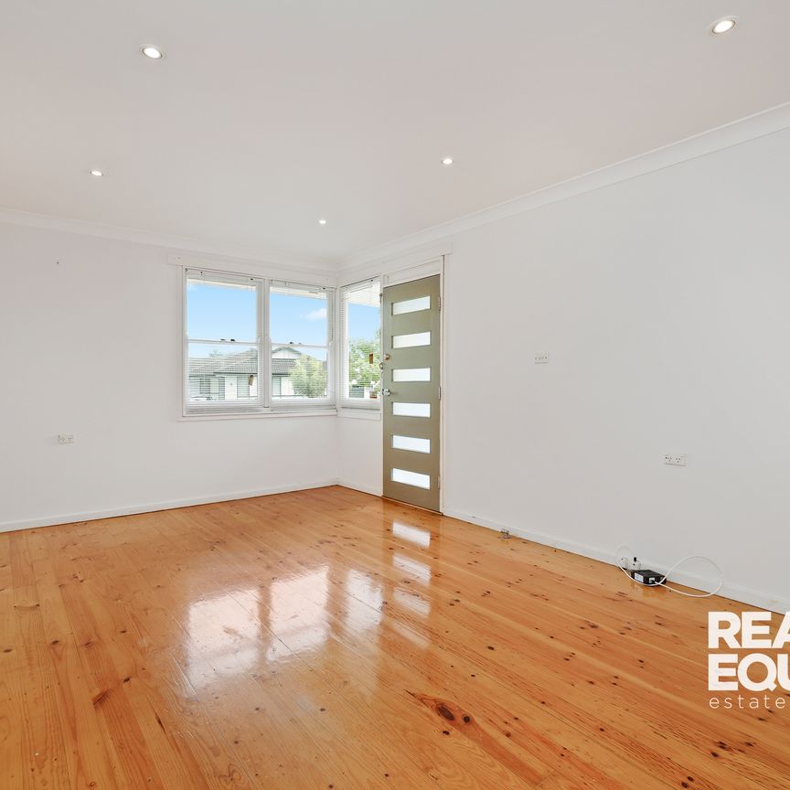 2 Markham Street, Holsworthy NSW 2173 - House For Rent | Domain - Photo 1