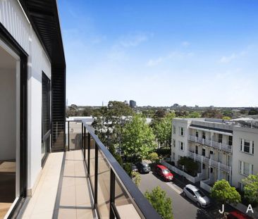 Spacious and Full of Natural Light - Photo 6