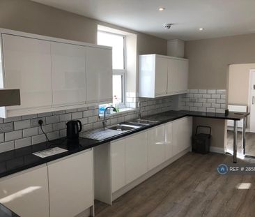 1 bedroom in a house share to rent - Photo 6