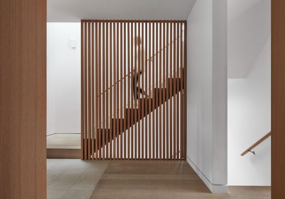 For Lease - 35 Munro Park Avenue, Toronto, Ontario - Photo 1