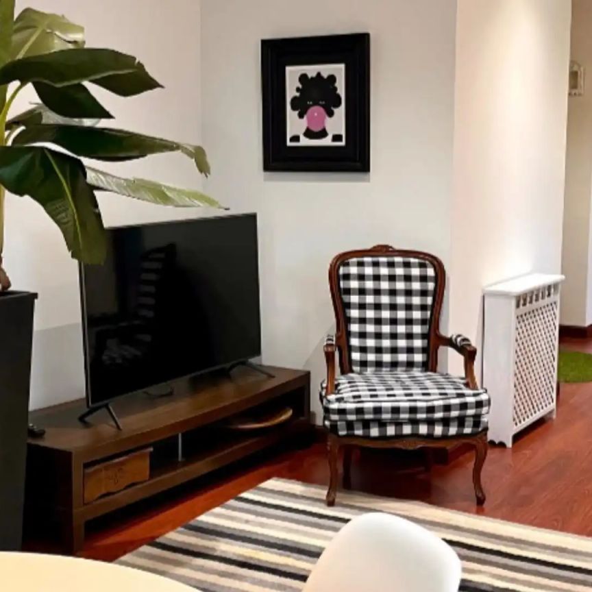 Piso de alquiler en Rúa Real, 193, Centro - Photo 1