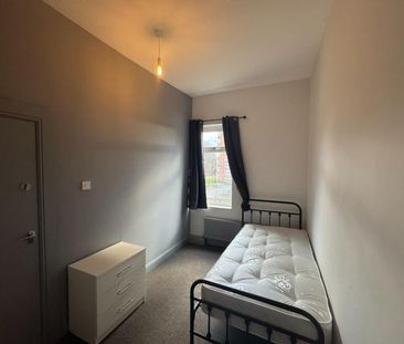 4 bedroom House To Let - Photo 5