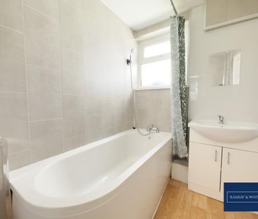 4 bedroom terraced house to rent - Photo 6