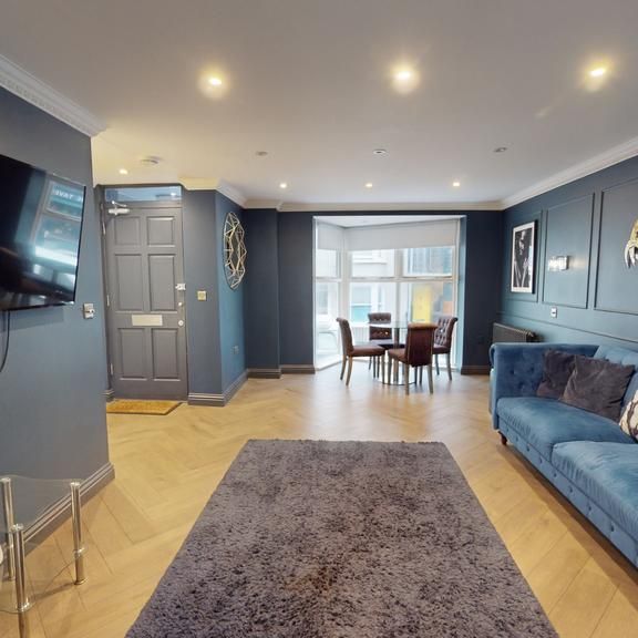 4 bedroom terraced house to rent - Photo 1