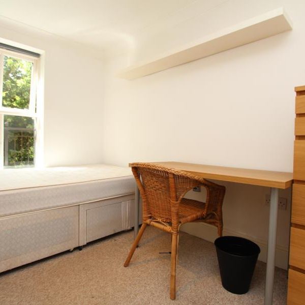 6 bedroom townhouse to rent - Photo 1