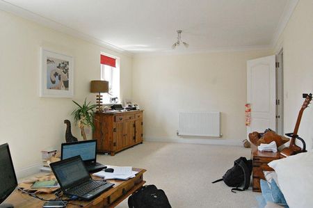 2 bedroom flat to rent - Photo 3
