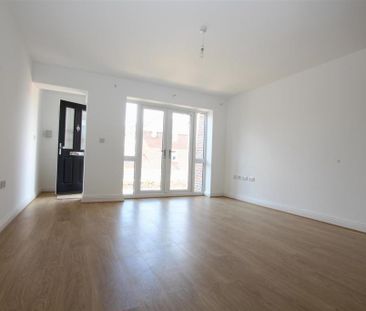 2 bedroom maisonette to rent - Photo 1