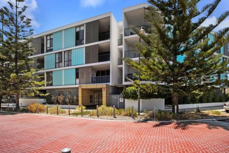 13/22 Heirisson Way, North Coogee. - Photo 2