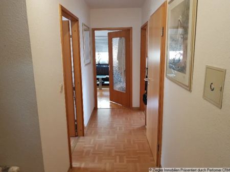 Hübsche und helle 3-ZKB Wohnung in ruhiger Lage in Neuhofen - 303858 - Photo 3