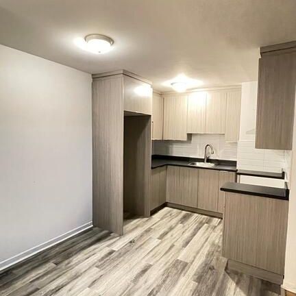 3-1/2 - One Bedroom Apt. - Metro/Park An - Photo 1