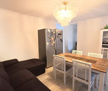 Modern 3x2 Family Living in the heart of Dalyellup! - Photo 2