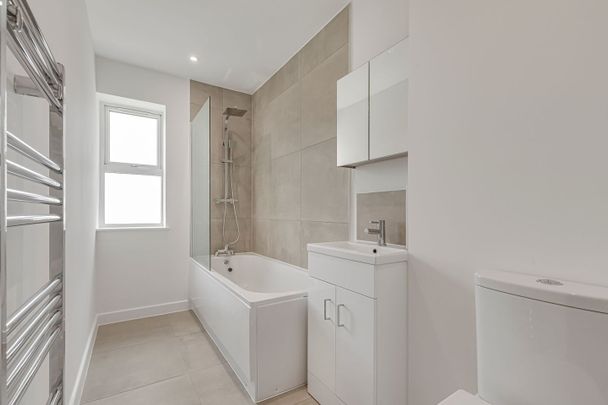 4 Bed End Terrace, Humberton Close, E9 - Photo 1