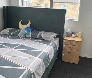 Stylish 2BR Apt in St Albans **Unfurnished** - Photo 3