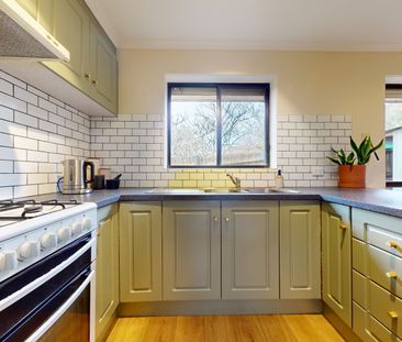 DELIGHTFUL TWO BEDROOM HOME - Photo 5