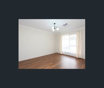 MODERN THREE BEDROOM HOME - Photo 2